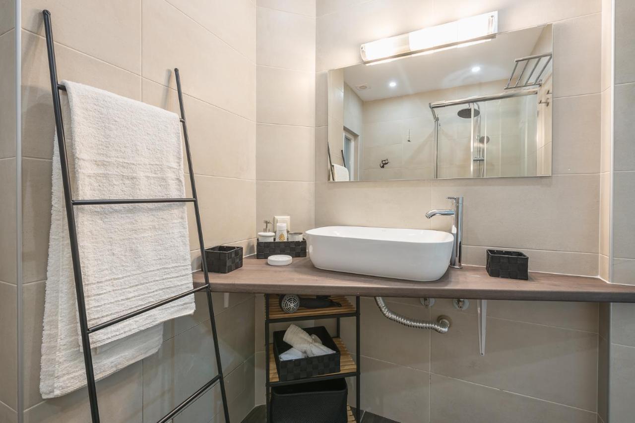 אתונה Superb Acropolis View 3Bd Apt In Historical Center מראה חיצוני תמונה